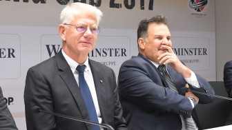 Zwei Gestalter des deutschen Eishockeys: Franz Reindl und Jürgen Arnold. Foto: Renner / City Press Zwei Gestalter des deutschen Eishockeys: Franz Reindl und Jürgen Arnold. Foto: Renner / City Press
