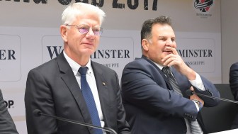 Zwei Gestalter des deutschen Eishockeys: Franz Reindl und Jürgen Arnold. Foto: Renner / City Press