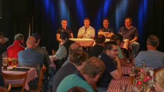 Der Fanstammtisch in der "Neuen Welt" kam allseits gut an. Foto: MEyer Jürgen / kbumm.de Der Fanstammtisch in der "Neuen Welt" kam allseits gut an. Foto: MEyer Jürgen / kbumm.de