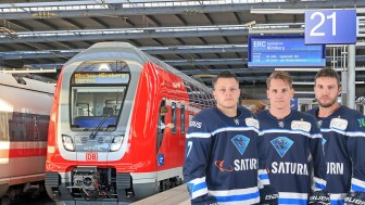 Der München-Nürnberg-Express der DB Regio Bayern bringt die Panther-Fans zu den IceTigers...
Foto: DB AG/Uwe Miethe Der München-Nürnberg-Express der DB Regio Bayern bringt die Panther-Fans zu den IceTigers...
Foto: DB AG/Uwe Miethe