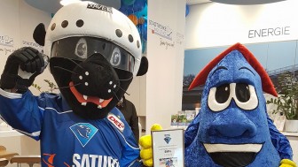 Maskottchen aufs Eis: Xaver und Emil treffen sich am Sonntag in der Saturn-Arena wieder. Maskottchen aufs Eis: Xaver und Emil treffen sich am Sonntag in der Saturn-Arena wieder.