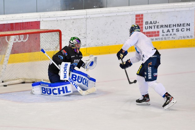 Beweisen Sie Ihr Können am Eishockeyschläger im Penaltyschießen.
Foto: Traub/JT-Presse