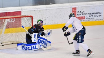 Beweisen Sie Ihr Können am Eishockeyschläger im Penaltyschießen.
Foto: Traub/JT-Presse Beweisen Sie Ihr Können am Eishockeyschläger im Penaltyschießen.
Foto: Traub/JT-Presse