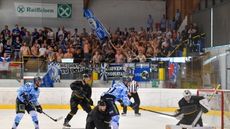 Tolle Atmoshpäre im IceForum in Latsch. Auch 2022 wieder beim Vinschgau Cup.

Foto: Johannes Traub