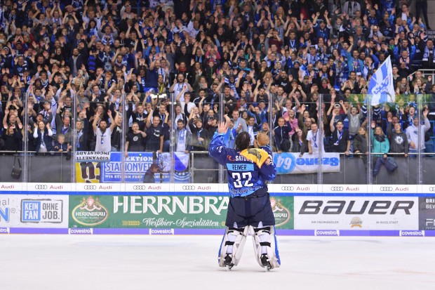 "Das Bild verdeutlicht die familiäre Atmosphäre, die man bem Eishockey hat", sagt Fotograf Johannes Traub zu einem seiner Lieblingsbilder der Saison.
Foto: Johannes TRAUB / JT-Presse.de