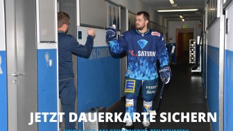 Seien Sie hautnah dabei: Wayne Simpson vor einem Heimspiel im Kabinengang der Saturn-Arena.
Foto: Traub/JT-Presse Seien Sie hautnah dabei: Wayne Simpson vor einem Heimspiel im Kabinengang der Saturn-Arena.
Foto: Traub/JT-Presse