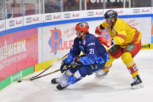 Die Panther um Wayne Simpson treten morgen zum direkten Duell um Platz sechs gegen die DEG an.
Foto: Johannes TRAUB / JT-Presse.de