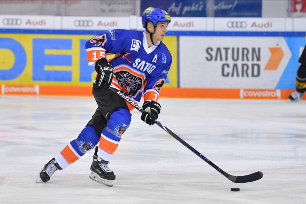 Auch das original getragene Trikot von John Lalibrte ist derzeit in unserem Ebay-Shop unter dem Hammer.
Foto: Johannes TRAUB / JT-Presse.de