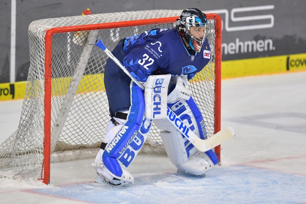 Unter anderem gibt es das original getragene Heimtrikot von Jochen Reimer zu ersteigern.
Foto: Johannes TRAUB / JT-Presse.de