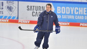 Larry Mitchell vertritt Headcoach Doug Shedden während der Quarantäne.
Foto: Johannes TRAUB / JT-Presse.de Larry Mitchell vertritt Headcoach Doug Shedden während der Quarantäne.
Foto: Johannes TRAUB / JT-Presse.de