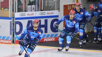 Vorhang auf und Feuer frei für die Saison 2020/21.
Foto: Johannes TRAUB / JT-Presse.de Vorhang auf und Feuer frei für die Saison 2020/21.
Foto: Johannes TRAUB / JT-Presse.de