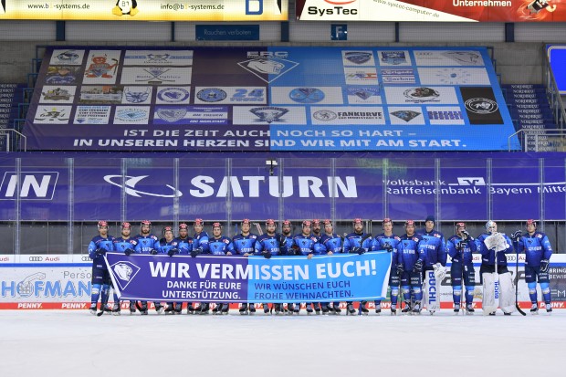 Das Team machte gestern nochmal deutlich, wie sehr die Fans fehlen.
Foto: Johannes TRAUB / JT-Presse.de