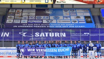Das Team machte gestern nochmal deutlich, wie sehr die Fans fehlen.
Foto: Johannes TRAUB / JT-Presse.de Das Team machte gestern nochmal deutlich, wie sehr die Fans fehlen.
Foto: Johannes TRAUB / JT-Presse.de