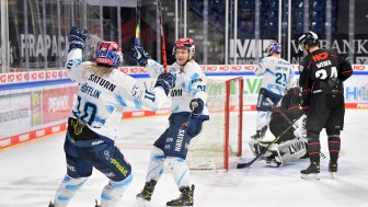 Im ersten Duell jubelten die Panther am Ende über einen 4:1-Sieg in Nürnberg.
Foto: Johannes TRAUB / JT-Presse.de Im ersten Duell jubelten die Panther am Ende über einen 4:1-Sieg in Nürnberg.
Foto: Johannes TRAUB / JT-Presse.de