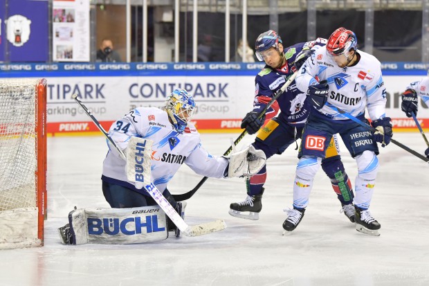 In der letzten Auktionsrunde wartet unter anderem das Auswärtstrikot von Goalie Michael Garteig auf einen neuen Besitzer.
Foto: Johannes Traub/JT-Presse.de
