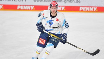 Unter anderem das Auswärtstrikot von Daniel Pietta ist unter dem Hammer.
Foto: Johannes Traub/JT-Presse.de Unter anderem das Auswärtstrikot von Daniel Pietta ist unter dem Hammer.
Foto: Johannes Traub/JT-Presse.de