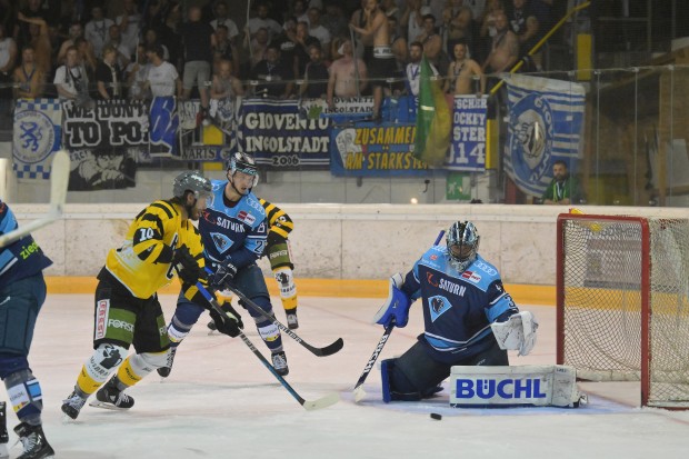 Der ERC um Goalie Kevin Reich musste sich dem HC Pustertal mit 4:3 nach Verlängerung geschlagen geben.
Foto: Johannes Traub/JT-Presse.de