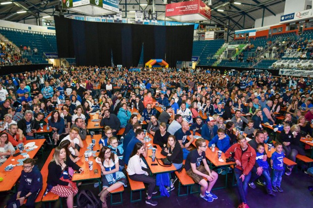 Am Sonntag steigt in der SATURN-Arena die Saisonabschlussfeier.
Foto: Johannes Traub/JT-Presse.de