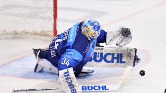 Michael Garteig zeigt seine spektakulären Saves ab sofort wieder im ERC-Trikot.
Foto: Johannes Traub/JT-Presse.de Michael Garteig zeigt seine spektakulären Saves ab sofort wieder im ERC-Trikot.
Foto: Johannes Traub/JT-Presse.de