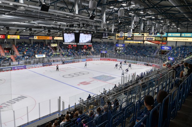 Zum Saisonstart werden wieder deutlich mehr Zuschauer in der SATURN-Arena erlaubt sein.
Foto: Johannes Traub/JT-Presse.de