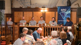 Beim Fanstammtisch im Kastaniengarten gab es Einblicke und erste Analysen nach dem Saisonstart.
Foto: Johannes Traub/JT-Presse.de