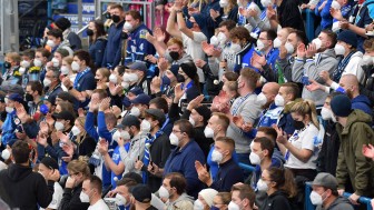 Ab sofort dürfen wieder deutlich mehr Fans in die SATURN-Arena.
Foto: Johannes Traub/JT-Presse.de