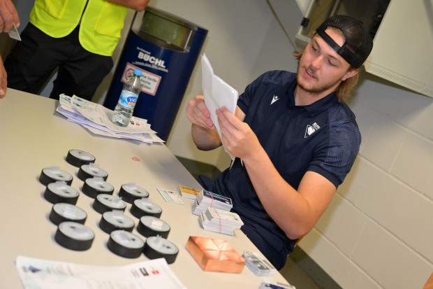 Jonas Stettmer bei der Dauerkartenübergabe am vergangenen Sonntag.
Foto: Johannes Traub/JT-Presse.de