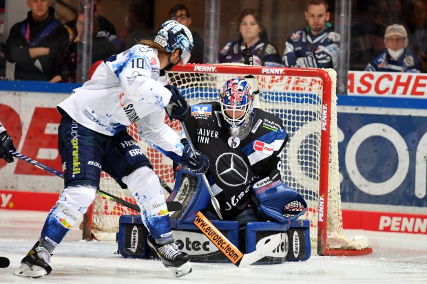 Mirko Höfflin und die Panther feiern in Iserlohn den ersten Auswärtssieg der Saison.