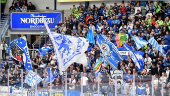 Stimmungsvolle SATURN-Arena. Am Donnerstag geht es erneut gegen Köln.
Foto: Johannes Traub/JT-Presse.de Stimmungsvolle SATURN-Arena. Am Donnerstag geht es erneut gegen Köln.
Foto: Johannes Traub/JT-Presse.de