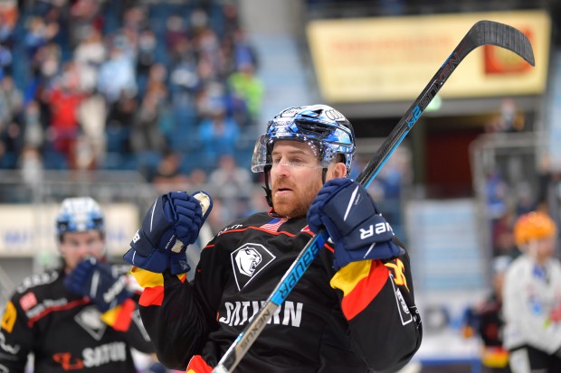 Erleichterung bei den Panther. Der dritte Heimsieg im dritten Heimspiel der Saison.
Foto: Johannes Traub/JT-Presse.de