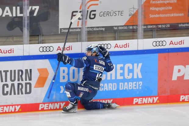 Wojciech Stachowiak bejubelt seinen vorentscheidende Treffer zum 5:2.
Foto: Johannes Traub/JT-Presse.de