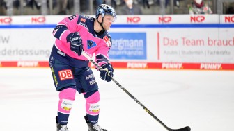 Unter anderem gibt es das Third-Jersey von Daniel Pietta zu ersteigern.
Foto: Johannes TRaub/JT-Presse.de Unter anderem gibt es das Third-Jersey von Daniel Pietta zu ersteigern.
Foto: Johannes TRaub/JT-Presse.de