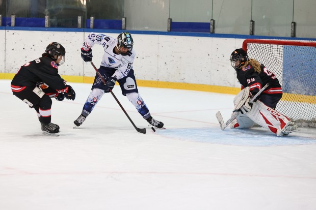 Ein deutlicher Sieg und zwei knappe Niederlagen gab es für die ERC-Frauen beim EWHL SUpercup.
Foto: Ralf Lüger