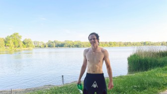 Neuzugang Philipp Krauß bestreitet die Schwimmstrecke der ERC-Staffel und hat am Mittowch bereits im Baggersee trainiert. Neuzugang Philipp Krauß bestreitet die Schwimmstrecke der ERC-Staffel und hat am Mittowch bereits im Baggersee trainiert.