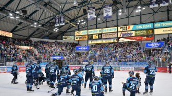 Gänsehautatmosphäre herrschte in den ersten Heimspielen der neuen Saison in der SATURN-Arena.
Foto: Johannes Traub/JT-Presse.de Gänsehautatmosphäre herrschte in den ersten Heimspielen der neuen Saison in der SATURN-Arena.
Foto: Johannes Traub/JT-Presse.de