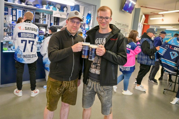 Wer in TRacht kam, bekam einen Biergutschein. Foto: Johannes Traub/JT-Presse.de