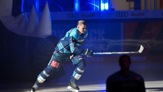 Spot an: Heute Panther-Derby in der SATURN-Arena.
Foto: Johannes Traub/JT-Presse.de Spot an: Heute Panther-Derby in der SATURN-Arena.
Foto: Johannes Traub/JT-Presse.de