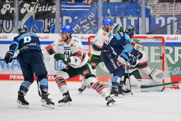 Mirko Höfflins goldenes Tor zum Derbysieg.
Foto: Johannes Traub/JT-Presse.de