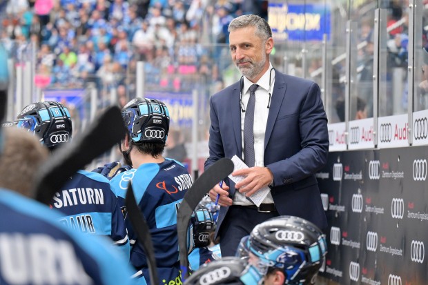 Headcoach Mark French bleibt der Chef auf der Ingolstädter Bank.
Foto: Johannes Traub/JT-Presse.de