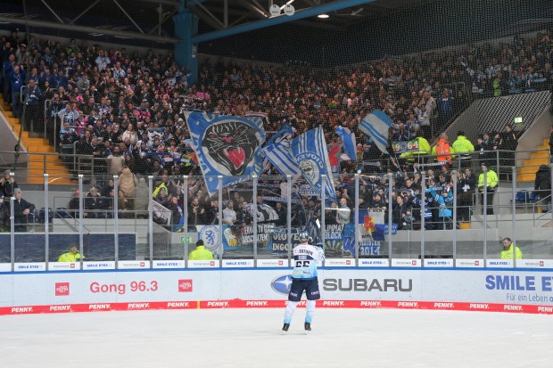 800 mitgereiste Panther-Fans machten das Derby in München zum Heimspiel.
Foto: Johannes Traub/JT-Presse.de