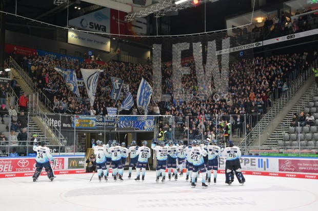 Gemeinsam mit 1000 mitgereisten Fans feierten die Panther einen 5:0-Derbysieg in Augsburg.
Foto: Johannes Traub/JT-Presse.de