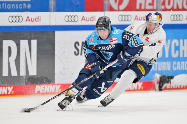 Hochgeschwindigkeits-Eishockey erwartet die Eishockey-Fans in der Finalserie zwischen Panthern und Red Bulls.
Foto: Johannes Traub/JT-Presse.de