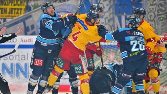 Die Panther erwartet auch heute wieder ein hitziges Duell gegen die DEG.
Foto: Johannes Traub/JT-Presse.de Die Panther erwartet auch heute wieder ein hitziges Duell gegen die DEG.
Foto: Johannes Traub/JT-Presse.de