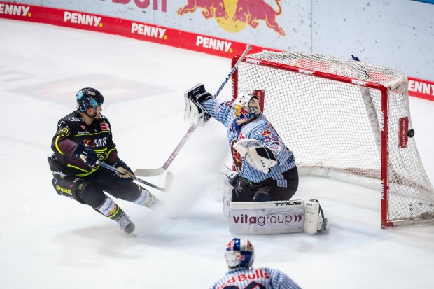 Dem ERC um Justin Feser fehlte die Effizienz vor dem Kasten.
Foto: DEL-Photosharing