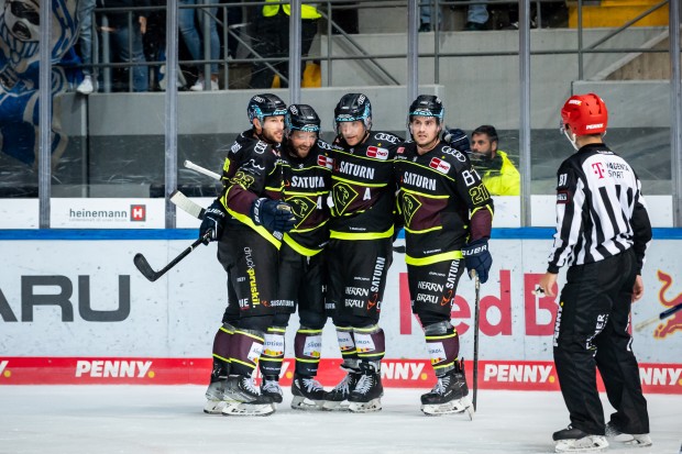 Ab sofort erhältlich: Das von Mirko Höfflin gestaltete dritte Trikot.
Foto: Johannes Traub/JT-Presse.de
