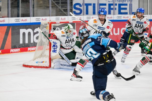 Mirko Höfflin trifft zum zwischenzeitlichen 4:0.
Foto: Johannes Traub/JT-Presse.de