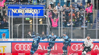 Acht Tore konnten die Panther-Fans bejubeln.
Foto: Johannes Traub/JT-Presse.de Acht Tore konnten die Panther-Fans bejubeln.
Foto: Johannes Traub/JT-Presse.de