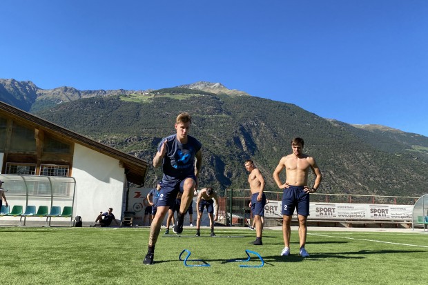 Unter anderem auf dem Sportplatz in Latsch wurde heute intensiv gearbeitet.