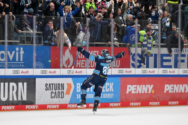 Erstmals seit dem emotionalen Overtime-Sieg im Viertelfinale geht es morgen gegen Düsseldorf.
Foto: Johannes Traub/JT-Presse.de