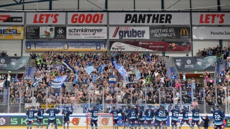 Große Vorfreude auf das erste Heimspiel der DEL-Saison. Die Panther endlich wieder in der SATURN-Arena.
Foto: Johannes Traub/JT-Presse.de Große Vorfreude auf das erste Heimspiel der DEL-Saison. Die Panther endlich wieder in der SATURN-Arena.
Foto: Johannes Traub/JT-Presse.de